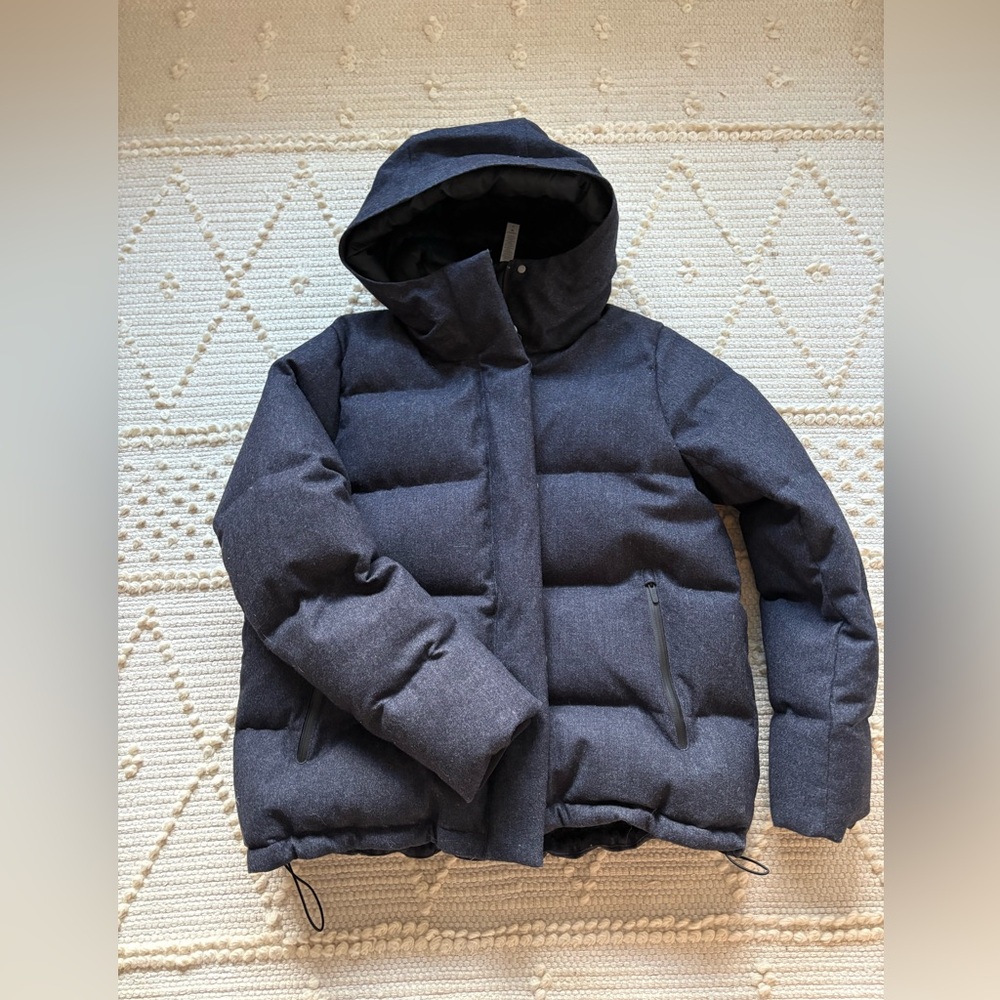 Lululemon wool wunder puff size 8